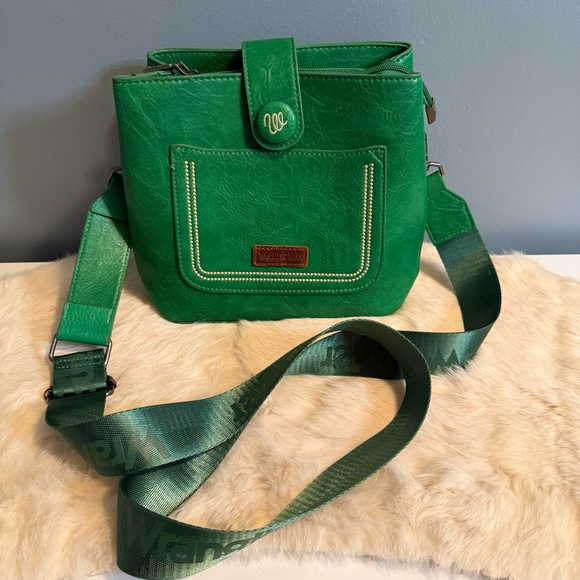 Wrangler Handbags - Wrangler Vintage Crossbody Bag